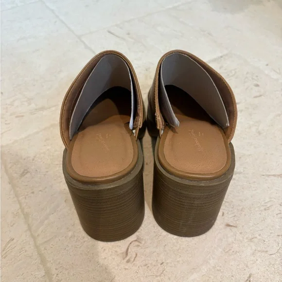 Universal Thread Block Heel Mule - size 8 - Picture 8 of 10